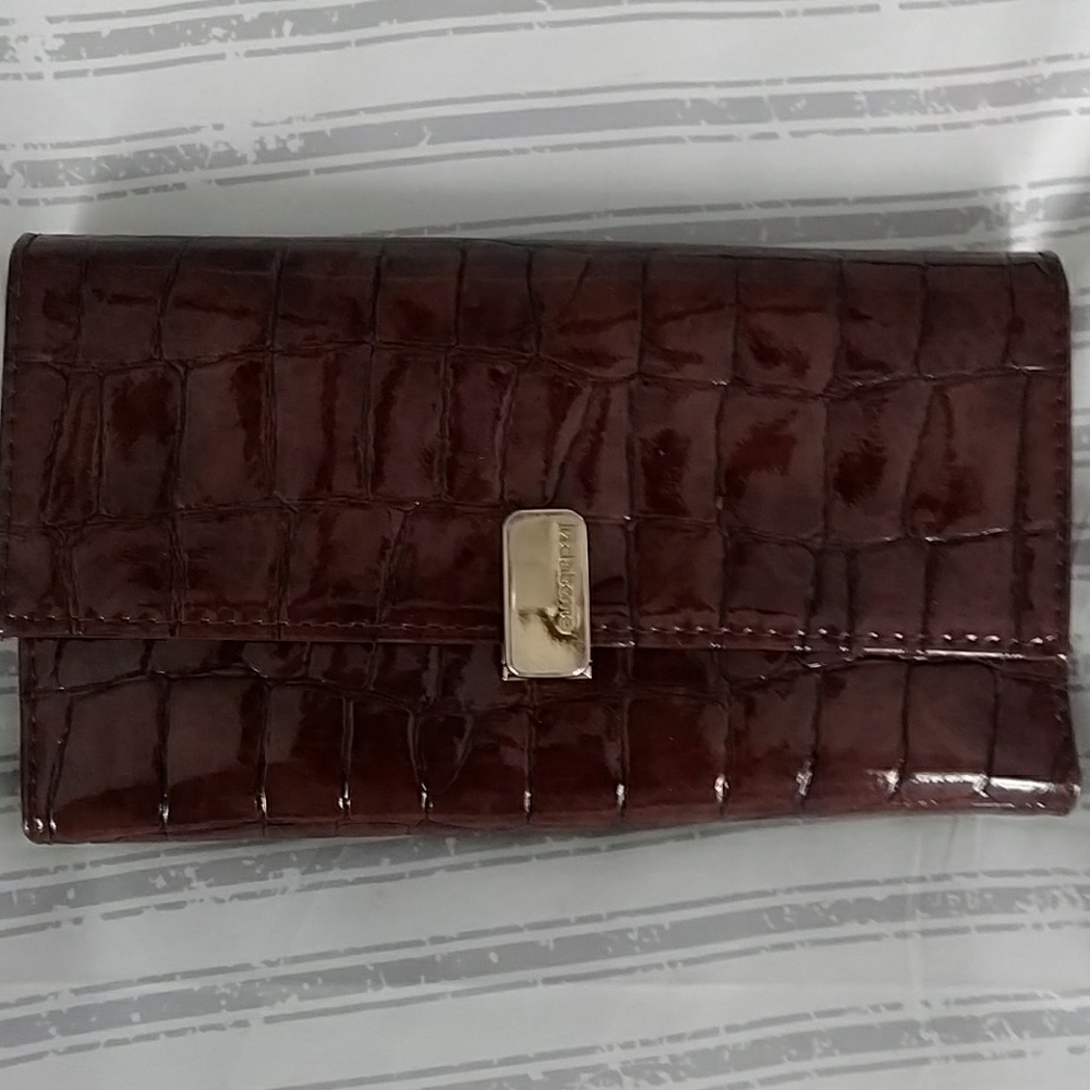 Liz Claiborne Faux Croc Wallet - Picture 2 of 3